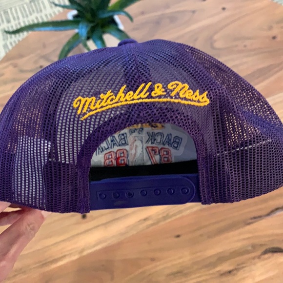 🤫 Used Rare snap back from 2014. Like new ✨ - Picture 3 of 16